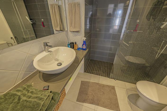 Image No.16-2 Bed Apartment for sale