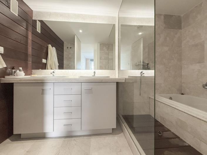 Image No.14-3 Bed Apartment for sale