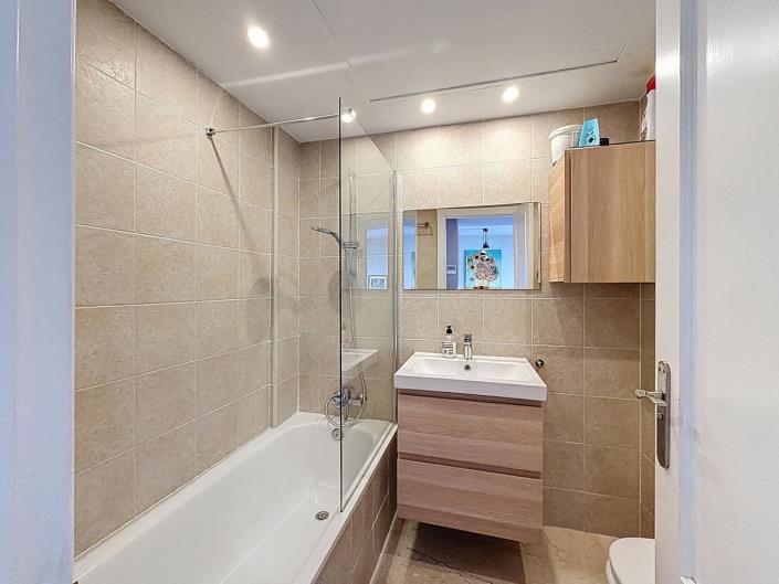 Image No.11-2 Bed Apartment for sale