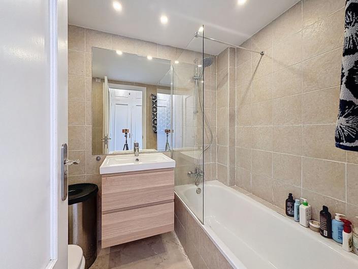 Image No.12-2 Bed Apartment for sale