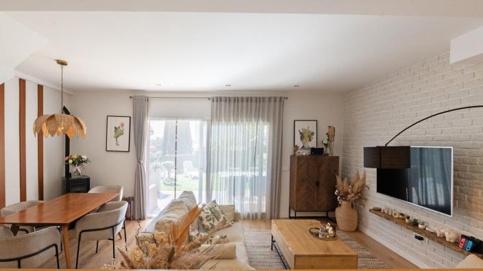 Image No.4-4 Bed Semi-Detached for sale