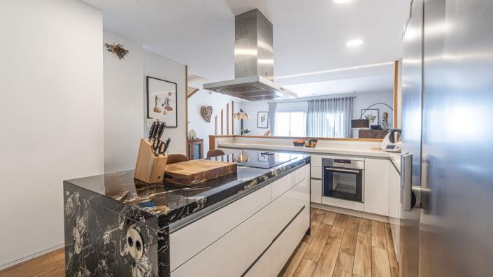 Image No.5-4 Bed Semi-Detached for sale