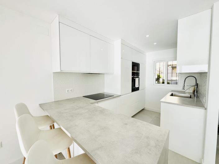 Image No.7-2 Bed Townhouse for sale