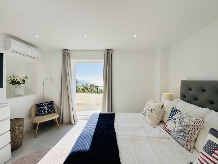 Image No.11-2 Bed Townhouse for sale