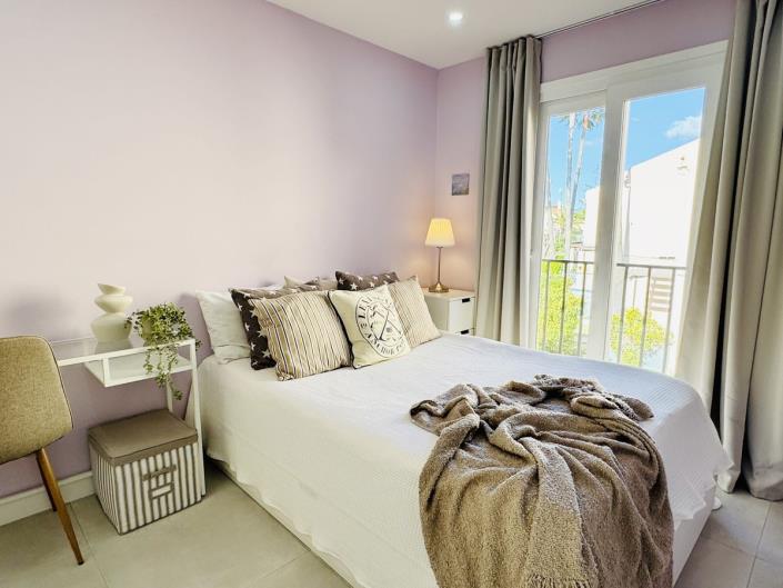 Image No.18-2 Bed Townhouse for sale