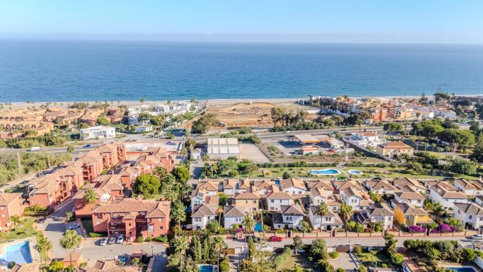 Image No.2-3 Bed Villa / Detached for sale