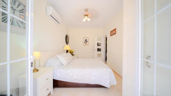 Image No.10-3 Bed Villa / Detached for sale