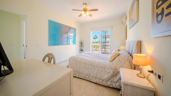 Image No.14-3 Bed Villa / Detached for sale