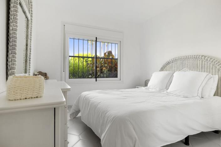 Image No.11-2 Bed Apartment for sale