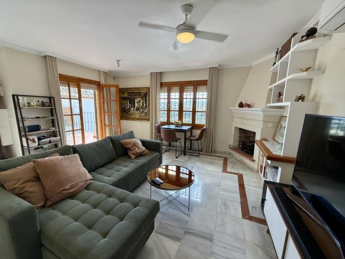 Image No.2-2 Bed Townhouse for sale