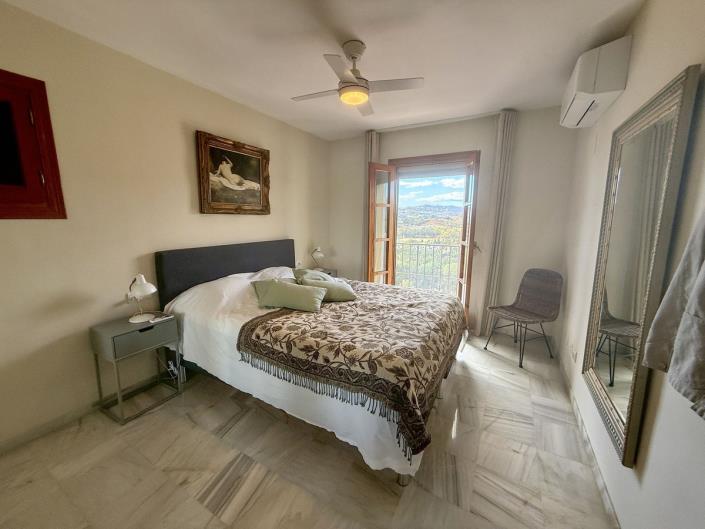 Image No.10-2 Bed Townhouse for sale