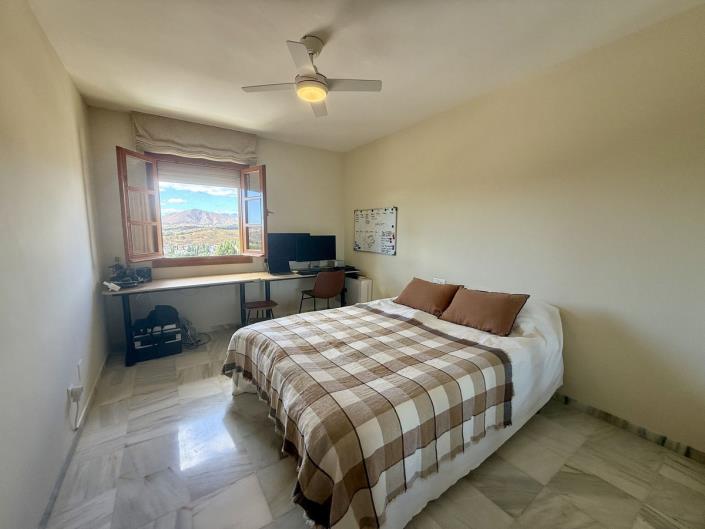 Image No.11-2 Bed Townhouse for sale