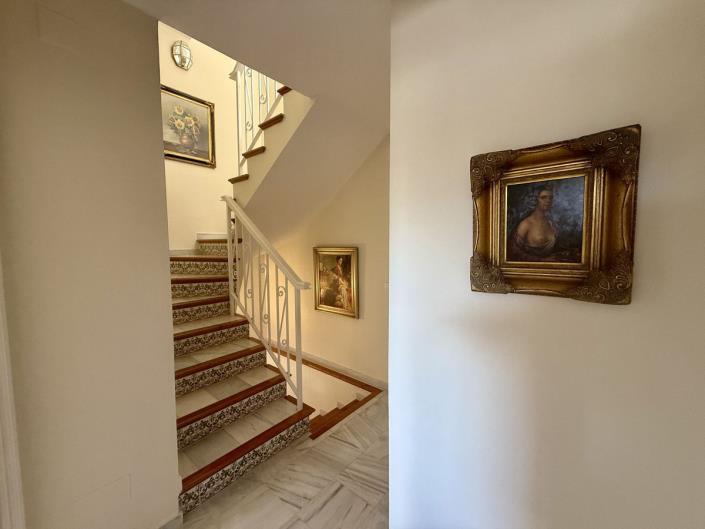 Image No.15-2 Bed Townhouse for sale