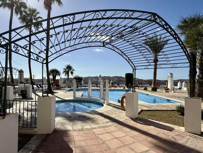 Image No.21-2 Bed Townhouse for sale