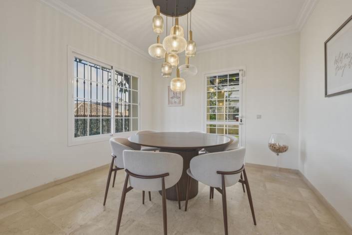 Image No.7-5 Bed Villa / Detached for sale