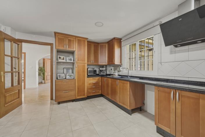 Image No.8-5 Bed Villa / Detached for sale