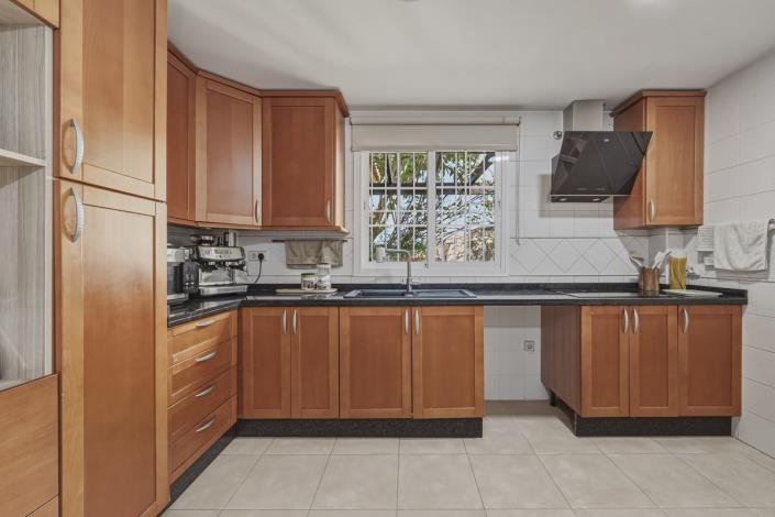 Image No.9-5 Bed Villa / Detached for sale