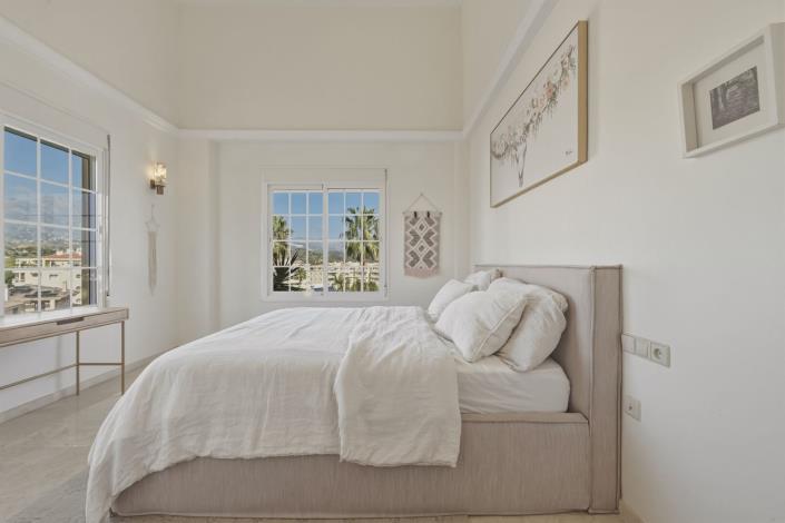 Image No.20-5 Bed Villa / Detached for sale