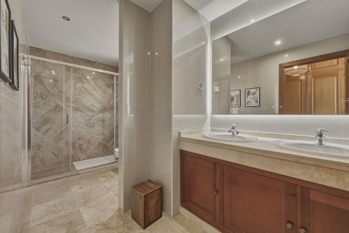 Image No.21-5 Bed Villa / Detached for sale