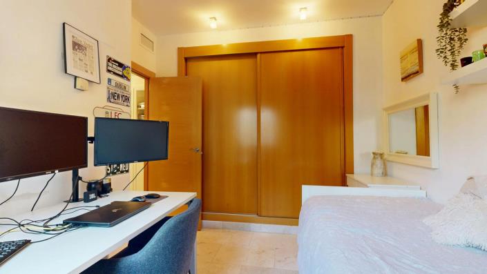 Image No.17-4 Bed Apartment for sale