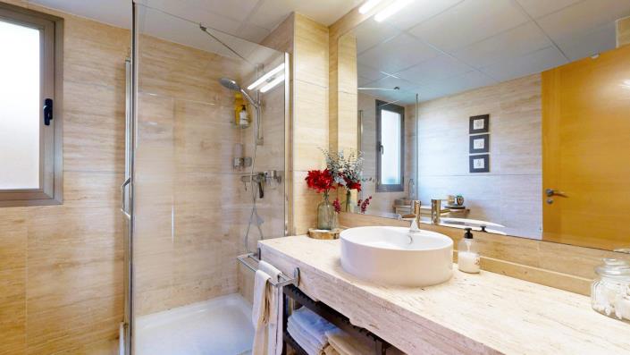 Image No.19-4 Bed Apartment for sale