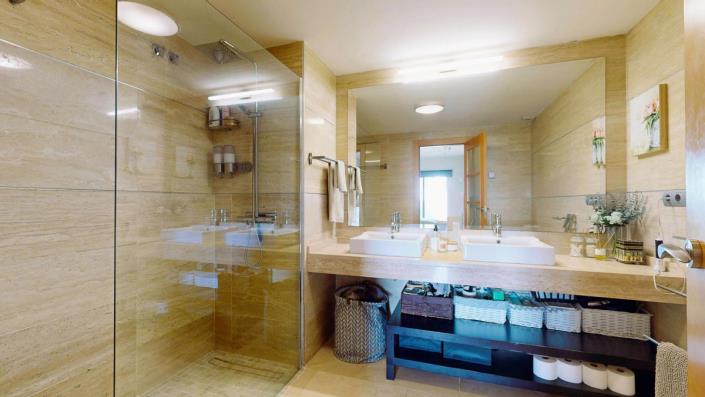 Image No.20-4 Bed Apartment for sale