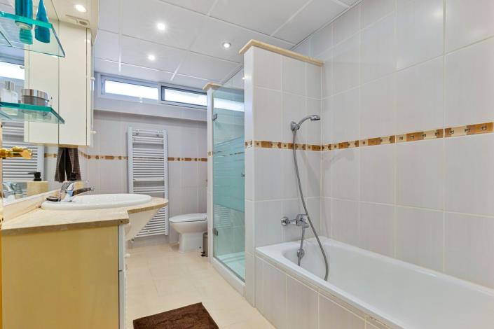 Image No.9-2 Bed Apartment for sale