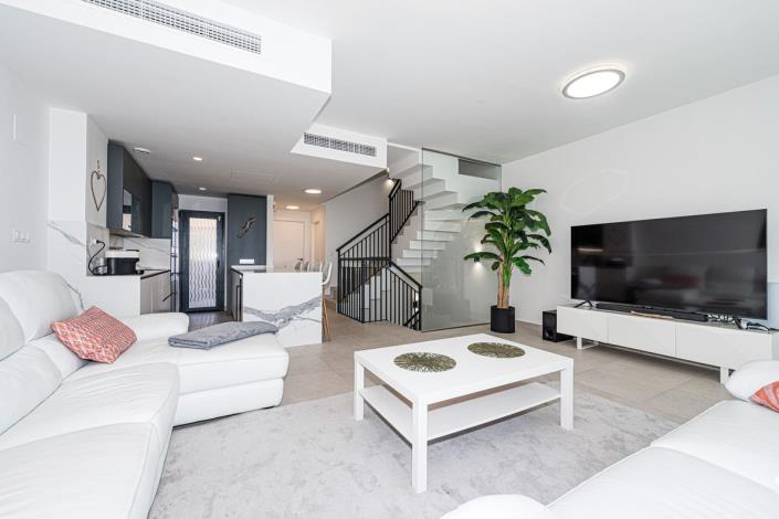 Image No.3-4 Bed Townhouse for sale