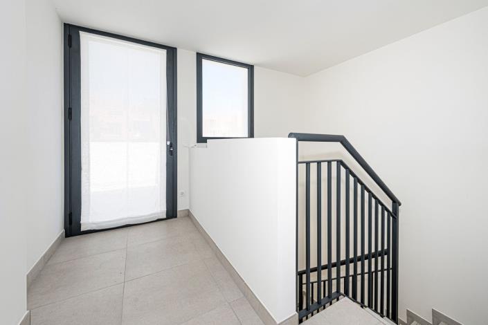 Image No.14-4 Bed Townhouse for sale