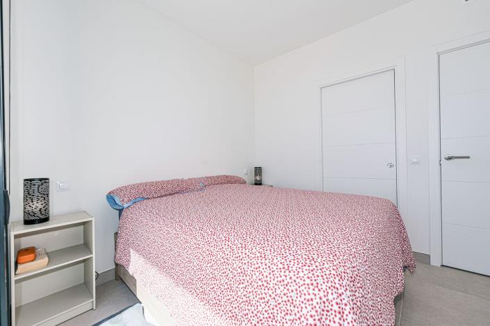 Image No.17-4 Bed Townhouse for sale