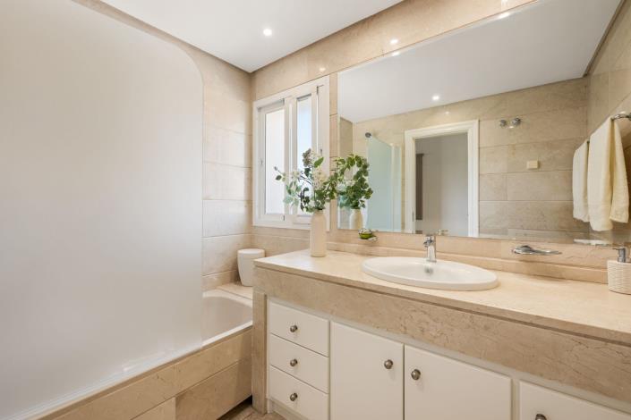 Image No.9-2 Bed Penthouse for sale