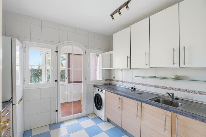 Image No.5-3 Bed House for sale