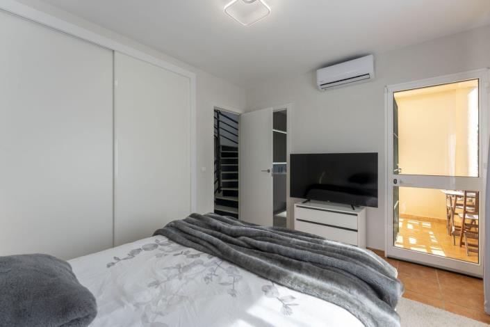 Image No.19-3 Bed Semi-Detached for sale