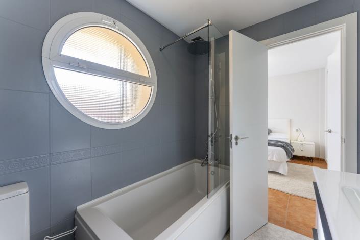 Image No.22-3 Bed Semi-Detached for sale