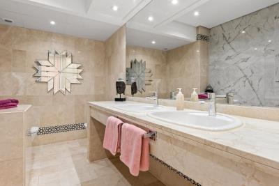 16-ec67b526875bf0124b6ce4328a754439