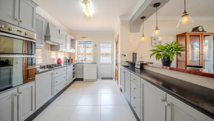 Image No.6-4 Bed House/Villa for sale