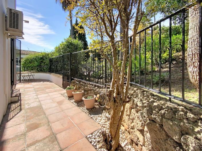 Image No.8-2 Bed Townhouse for sale