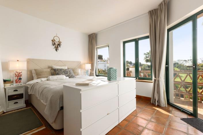 Image No.7-3 Bed House for sale