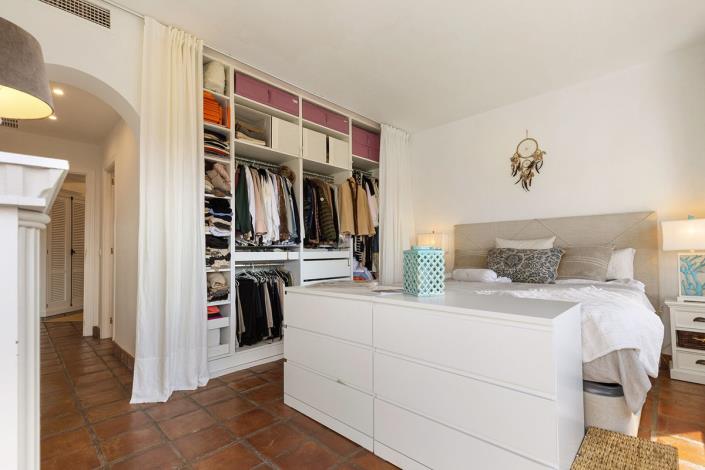 Image No.9-3 Bed House for sale