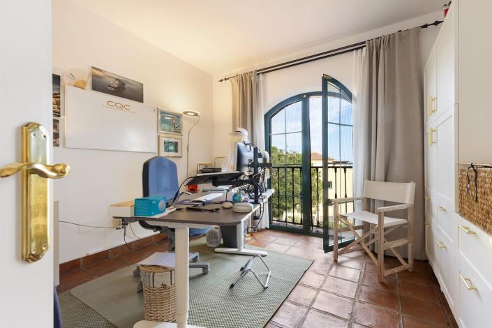 Image No.15-3 Bed House for sale