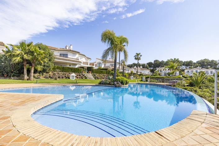 Image No.19-3 Bed House for sale