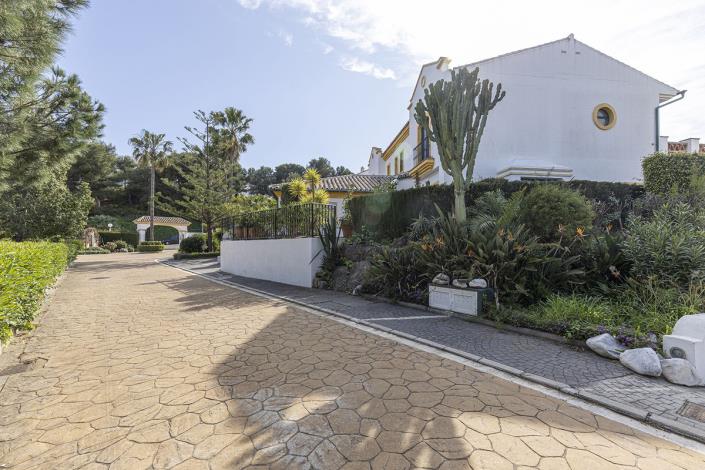 Image No.20-3 Bed House for sale