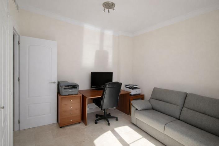 Image No.21-3 Bed Semi-Detached for sale