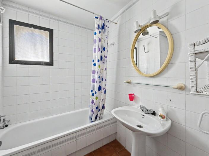 Image No.17-3 Bed Townhouse for sale