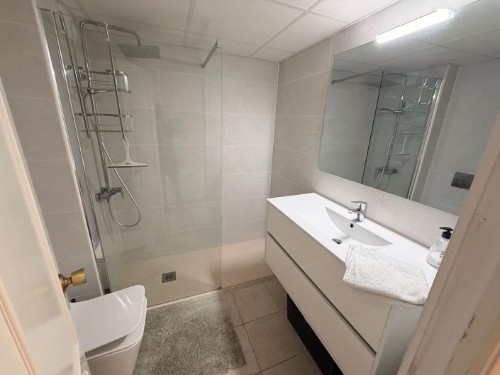 Image No.8-2 Bed Apartment for sale