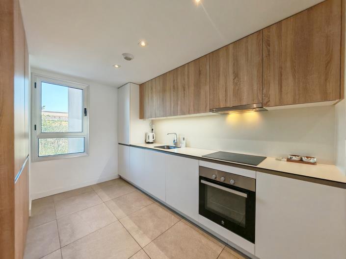 Image No.4-2 Bed Apartment for sale