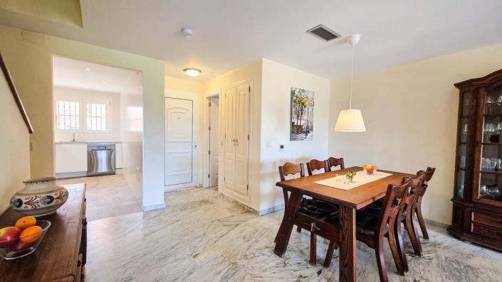 Image No.6-3 Bed Townhouse for sale