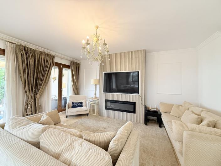 Image No.2-4 Bed Townhouse for sale