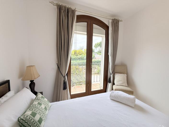 Image No.13-4 Bed Townhouse for sale