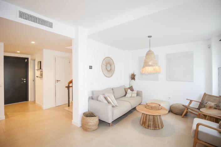 Image No.6-3 Bed Townhouse for sale